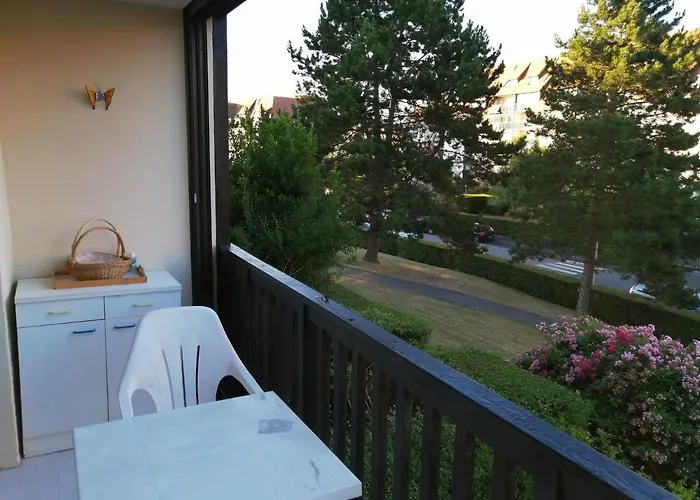 2 Pieces Entierement Renove * Вилле-сюр-Мер